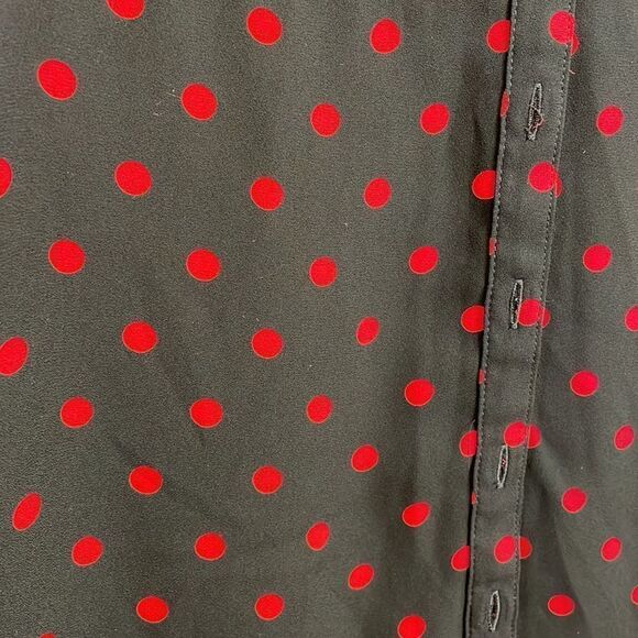 Express black/red polkadot portifino button down blouse, size XS slim - Picture 3 of 4